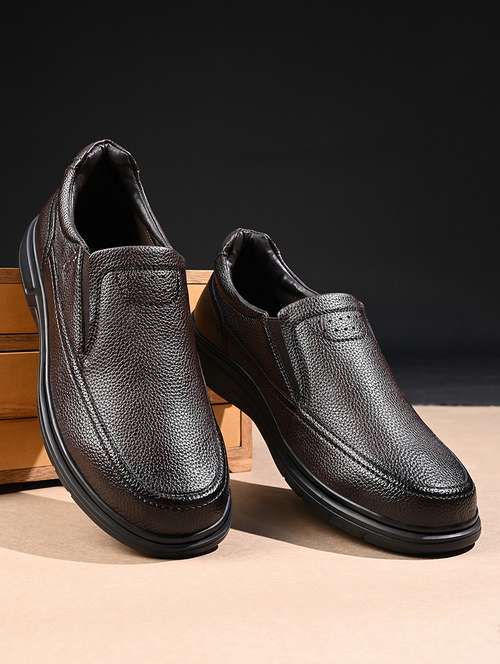 men solid slip on formal shoes - 21979015 - Standard Image - 0