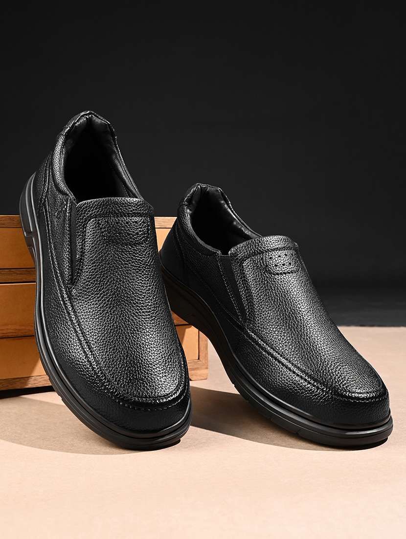 men solid slip on formal shoes - 21979020 -  Zoom Image - 0