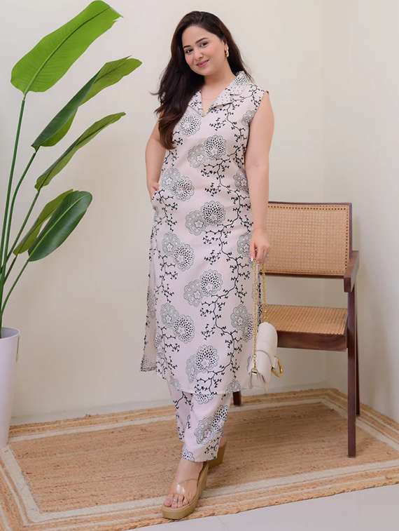women floral printed sleeveless kurta pant set - 21979266 - Zoom Image - 0