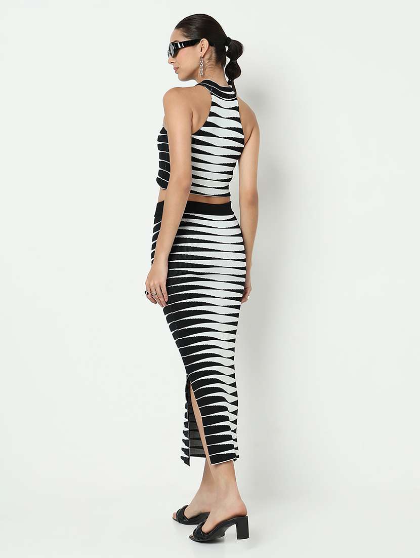 women printed crop top and skirt co-ord set - 21979723 -  Standard Image - 3