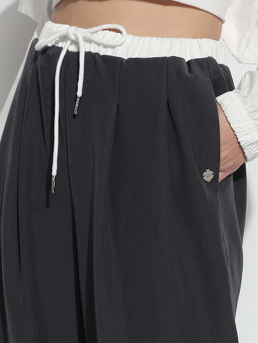 grey viscose trousers - 21979818 -  Standard Image - 3