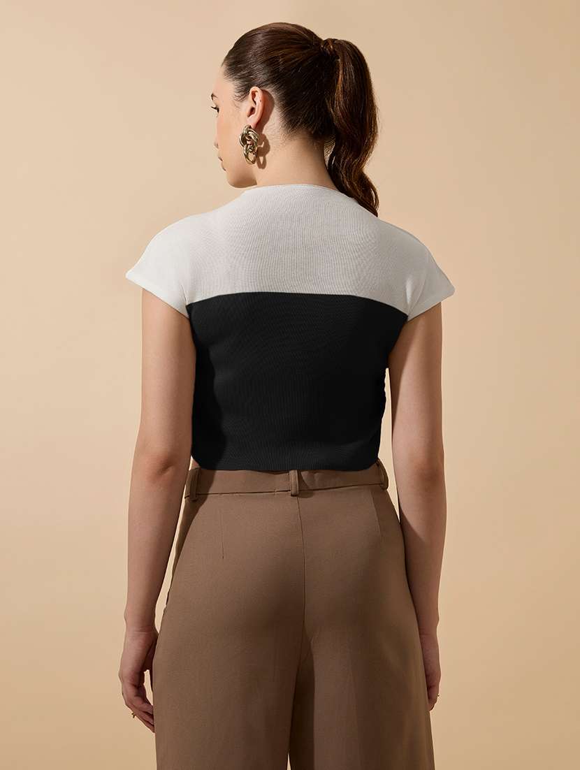 women color blocked short sleeve crop top - 21979959 -  Standard Image - 3