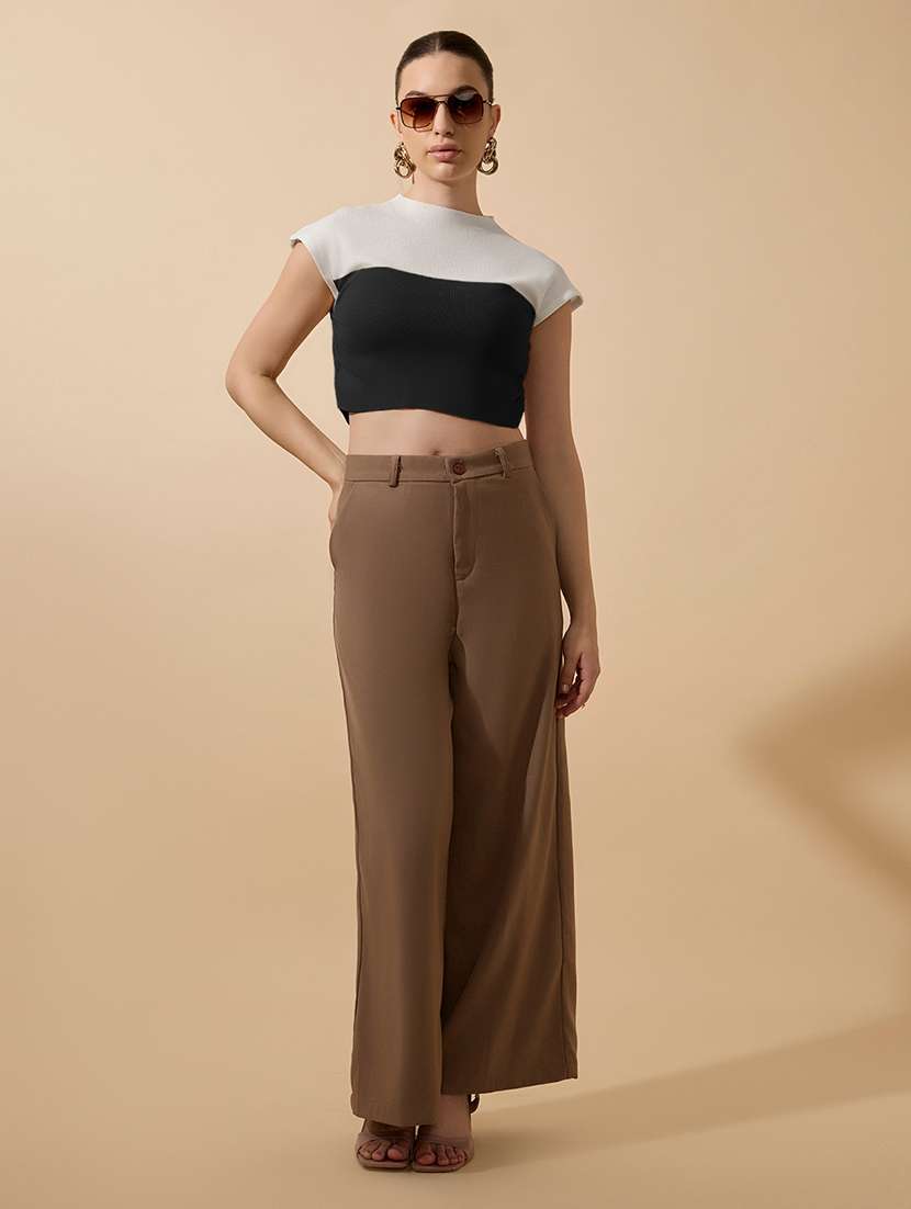 women color blocked short sleeve crop top - 21979959 -  Standard Image - 5