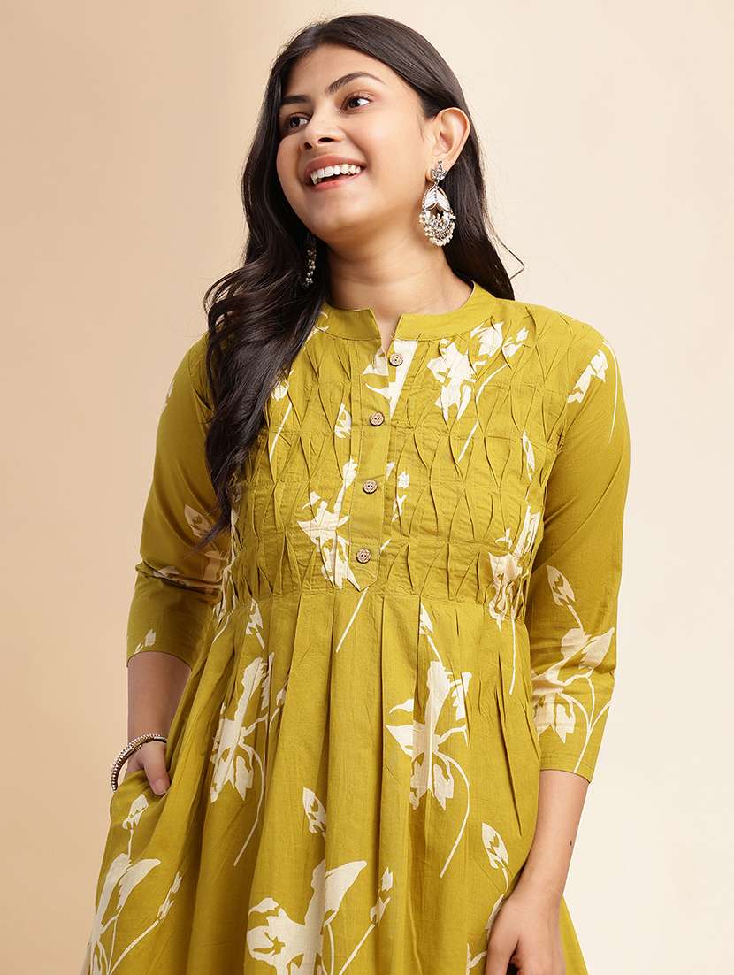 women three quarter sleeve kurta palazzo with dupatta set - 21980041 -  Standard Image - 3