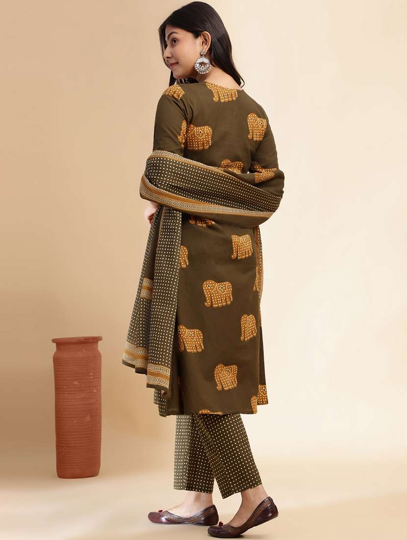 women three quarter sleeve kurta pant with dupatta set - 21980049 -  Standard Image - 3