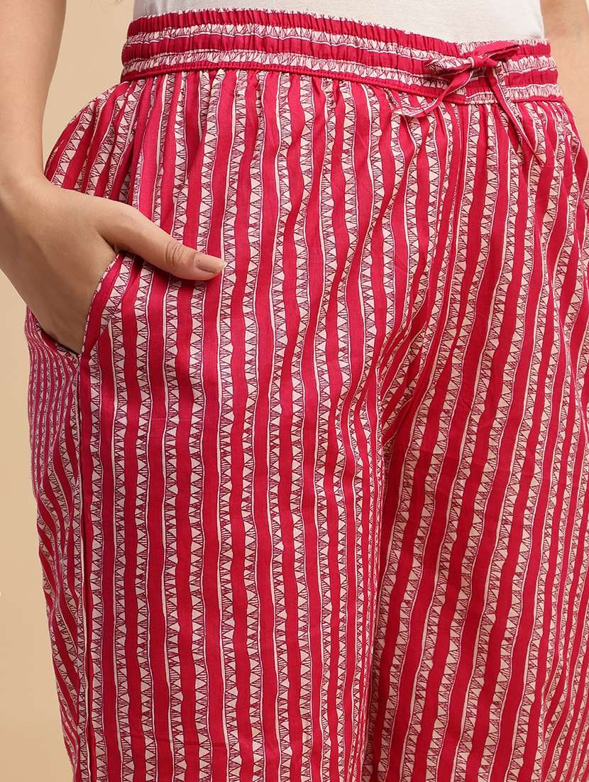 women three quarter sleeve kurta pant with dupatta set - 21980057 -  Standard Image - 3