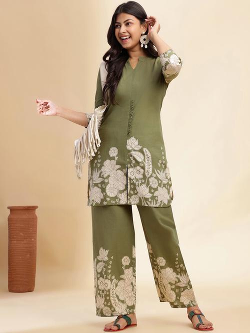 women printed three quarter sleeve ethnic co-ord set - 21980067 -  Standard Image - 0