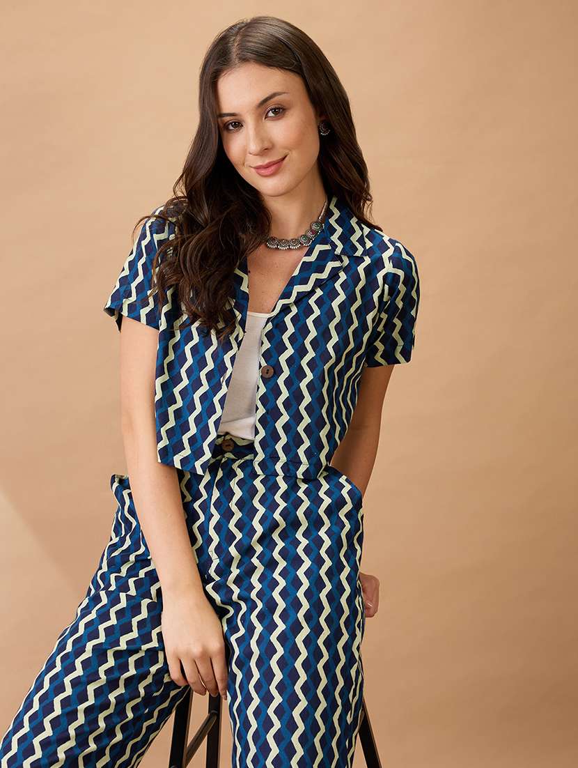 women indigo chevron print notch lapel crop shirt with straight pant co-ords set - 21980214 -  Standard Image - 3