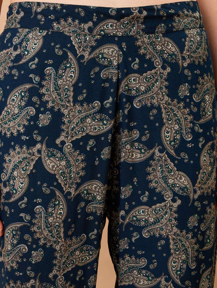 women blue paisley printed crop top with straight pant & v-neck flared shrug co-ords set - 21980215 -  Standard Image - 5