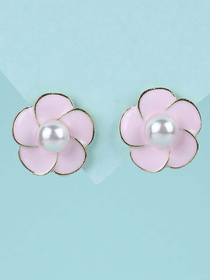 flower shaped stud earrings with pearl