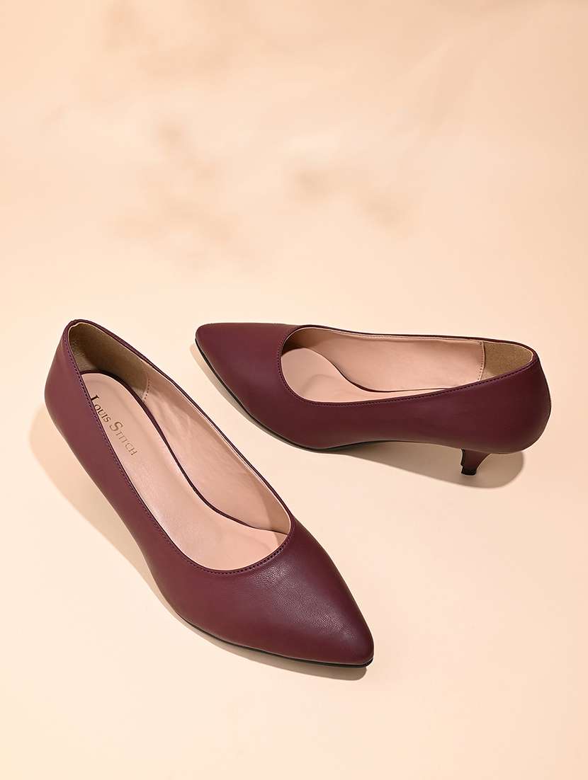 women maroon solid pump