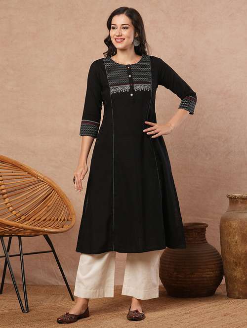 women black printed a-line kurta with pocket - 21980940 - Standard Image - 0
