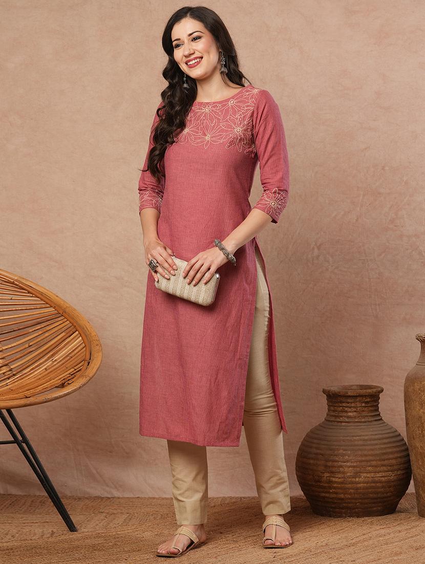 women embroidered boat neck straight kurta - 21980941 - Standard Image - 5