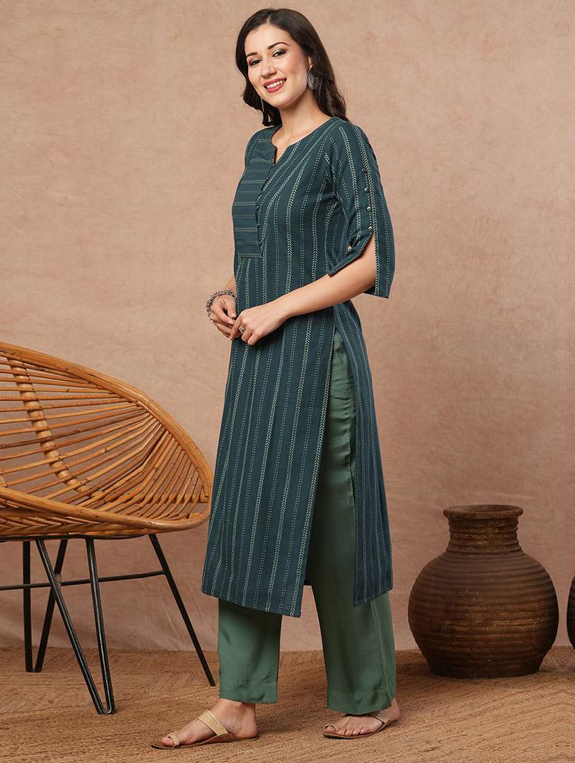 women printed notch neck straight kurta - 21980942 - Standard Image - 3