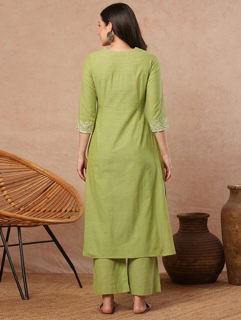 women embroidered kurta and palazzo set - 21980945 -  Standard Image - 3