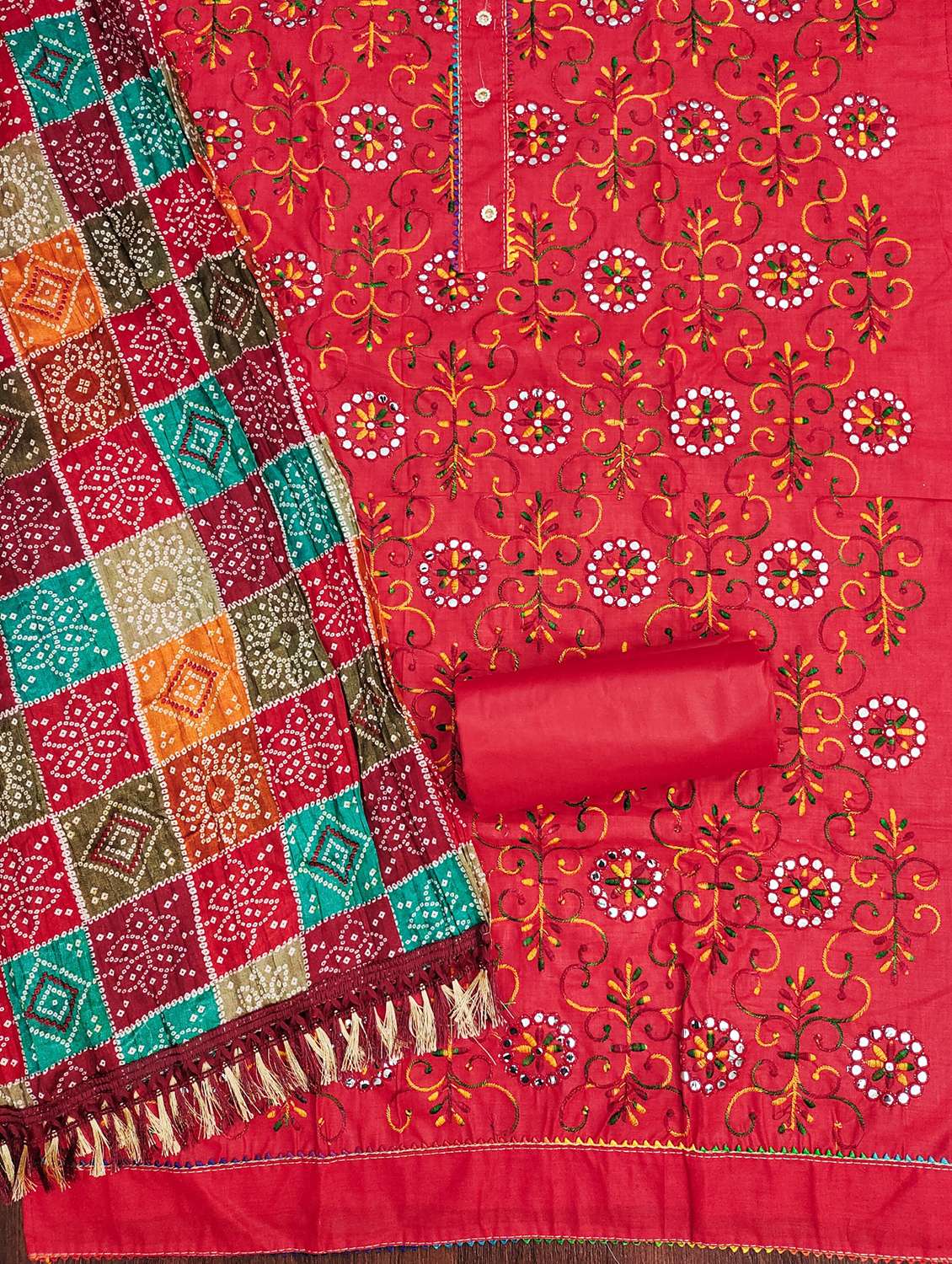 women solid with work embroidered unstitched suit set - 21981126 -  Standard Image - 3