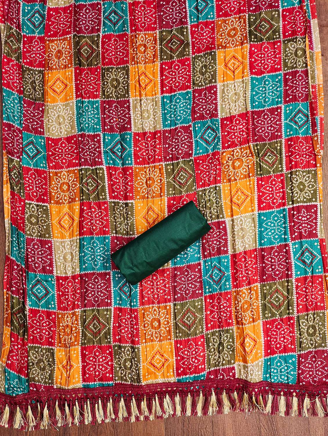 women solid with work embroidered unstitched suit set - 21981130 -  Standard Image - 3