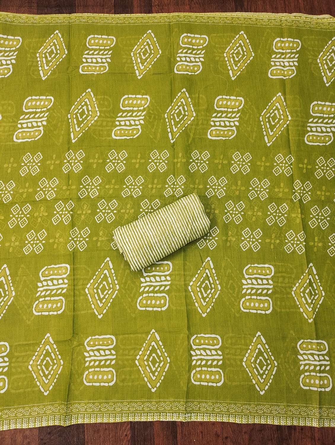 women printed with embroidered work unstitched suit set - 21981259 -  Standard Image - 3