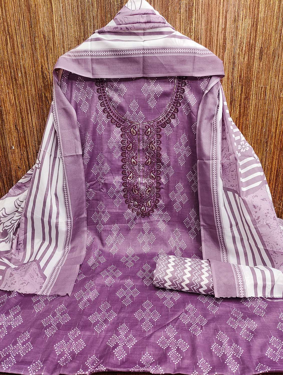 women printed with embroidery work unstitched suit set - 21981264 -  Standard Image - 3