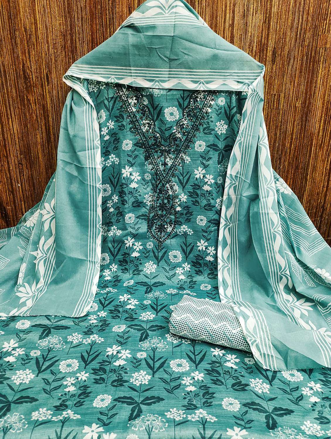 women printed with embroidery work unstitched suit set - 21981313 -  Standard Image - 3