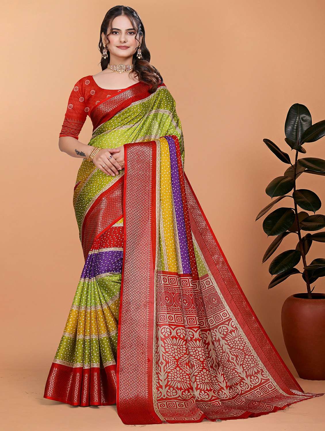 women printed bordered saree with blouse - 21981410 -  Zoom Image - 0