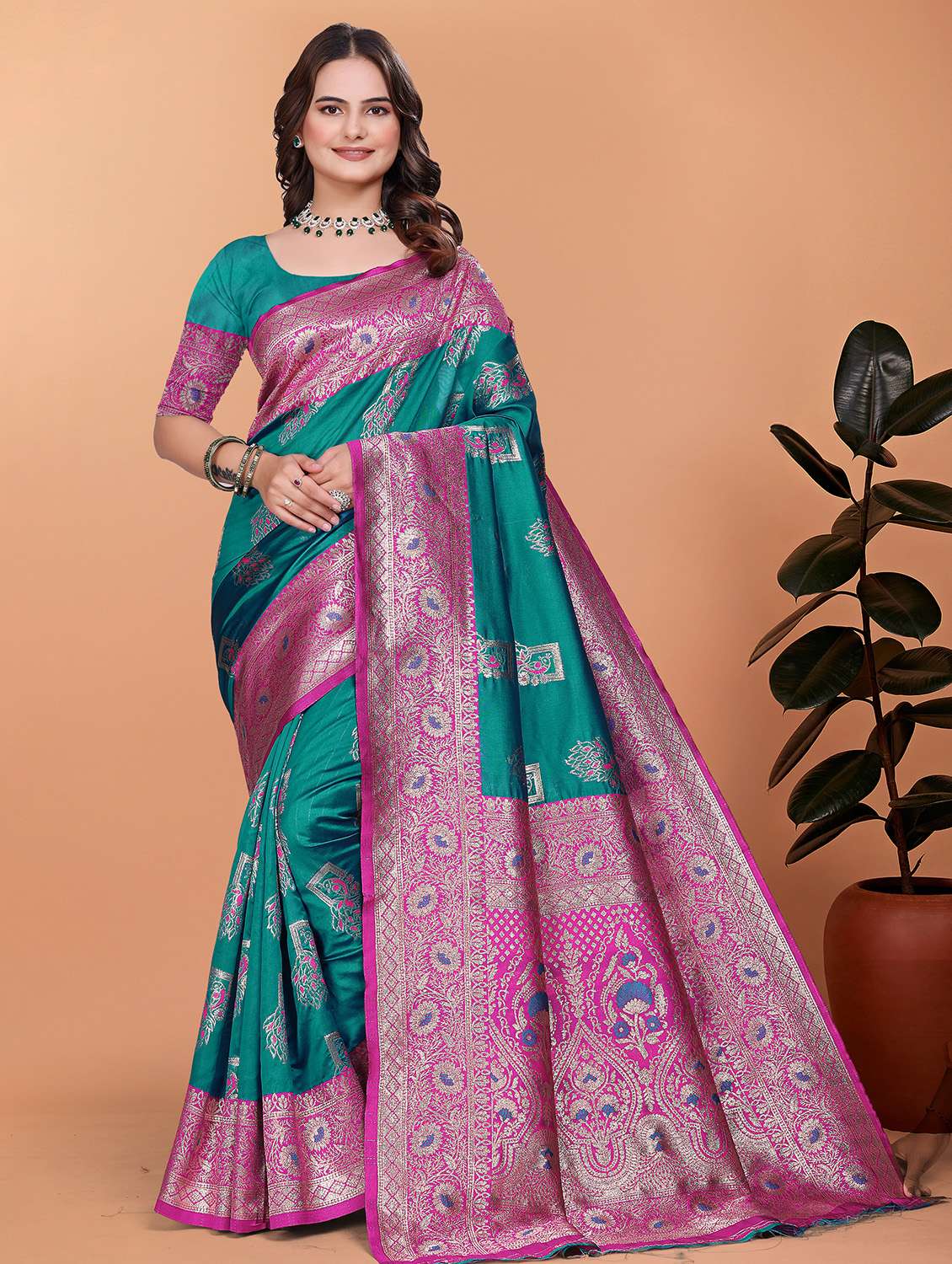 women self design banarasi saree with blouse - 21981425 - Zoom Image - 0