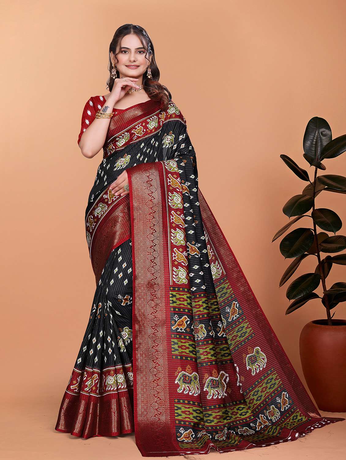 women printed bordered saree with blouse - 21981442 -  Zoom Image - 0
