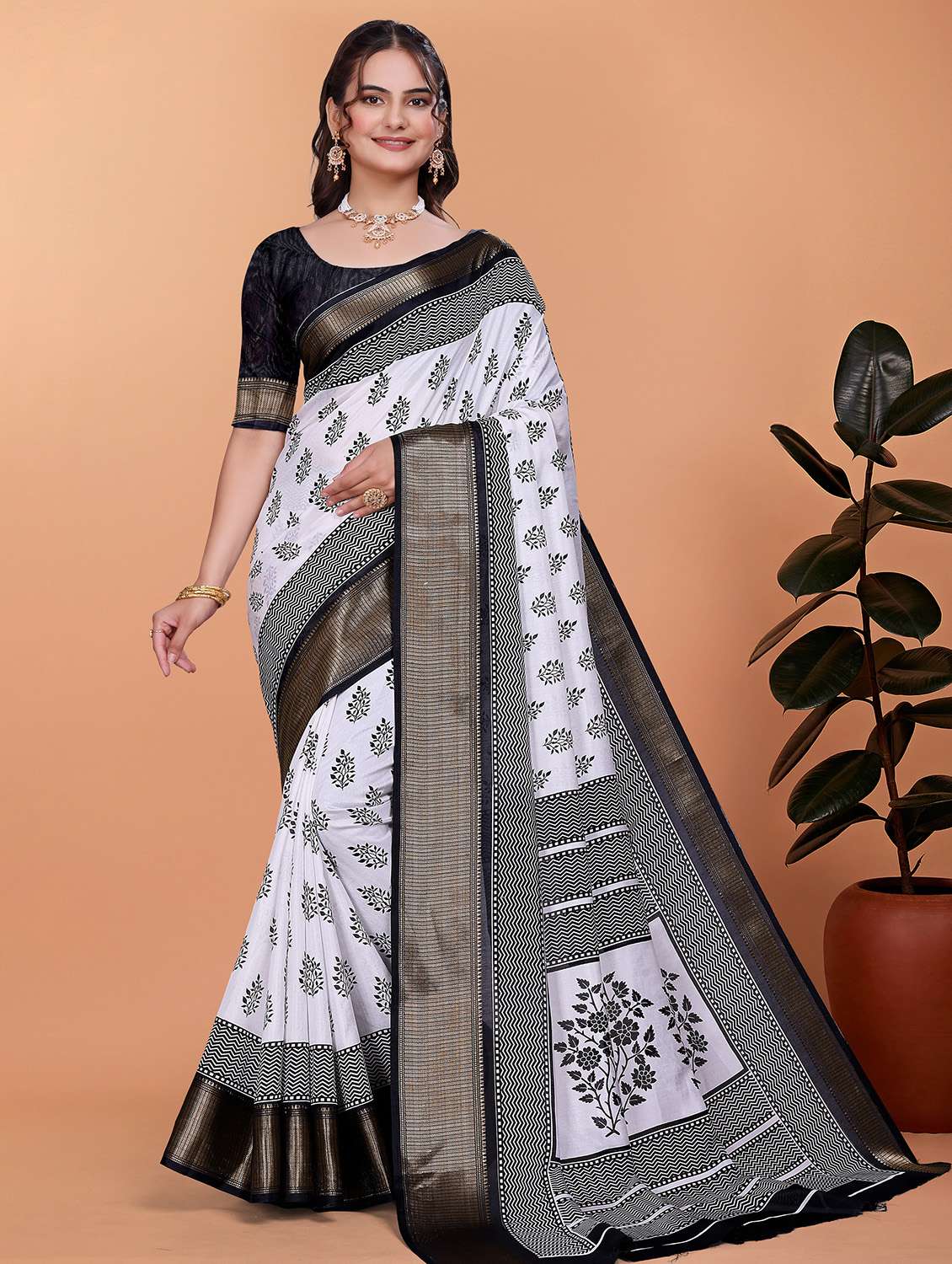 women printed bordered saree with blouse - 21981500 -  Zoom Image - 0