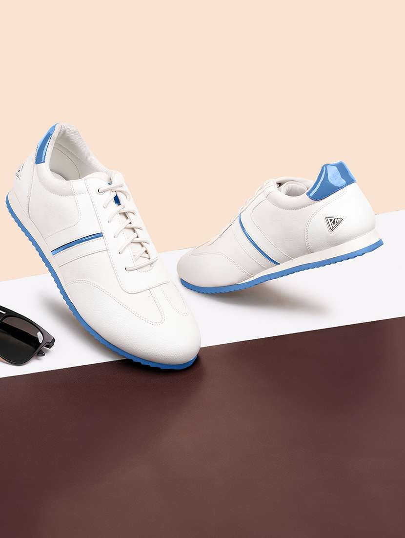 men white solid lace up sneaker