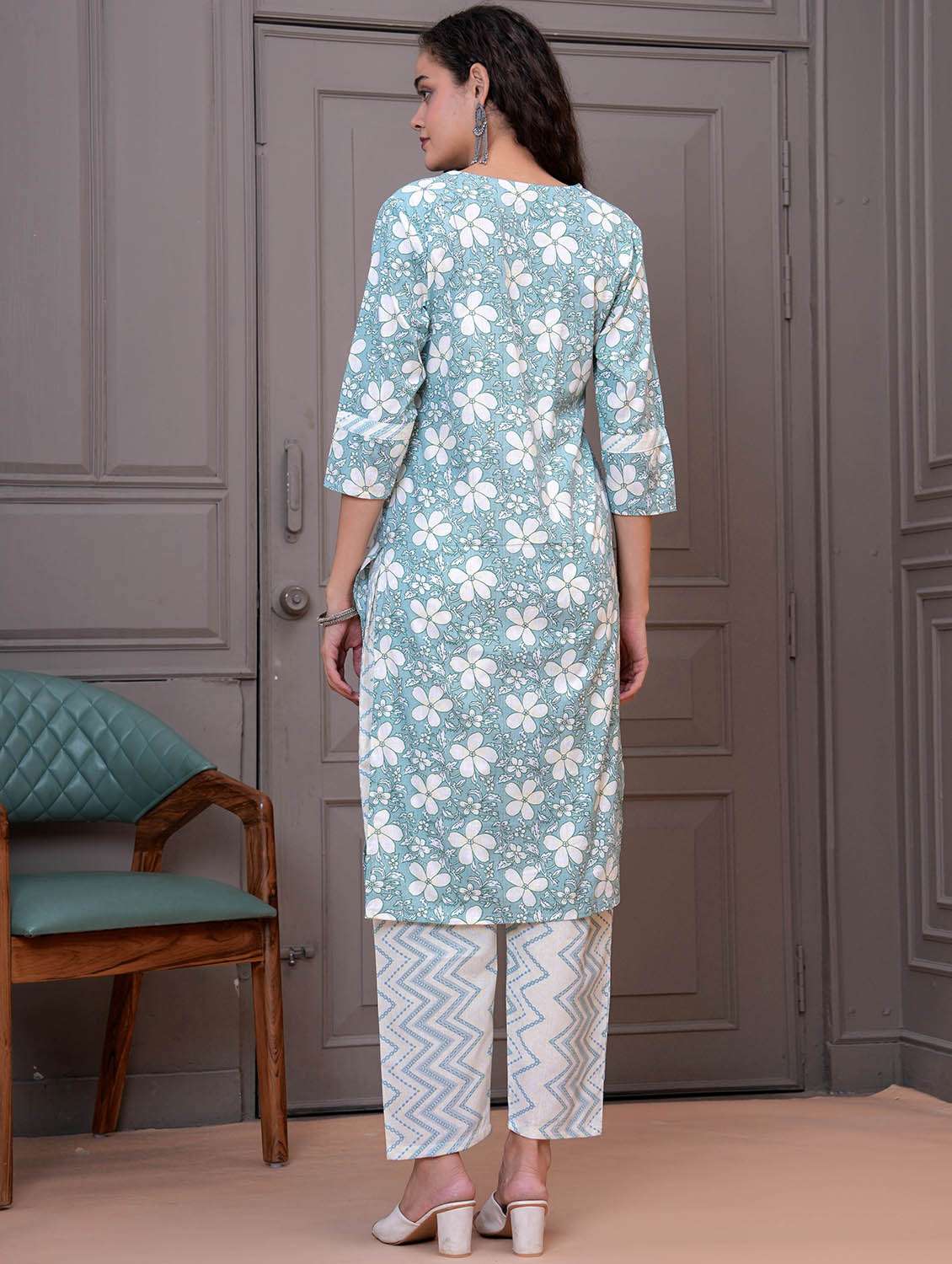 women three quarter sleeve kurta pant with dupatta set - 21981570 -  Standard Image - 3