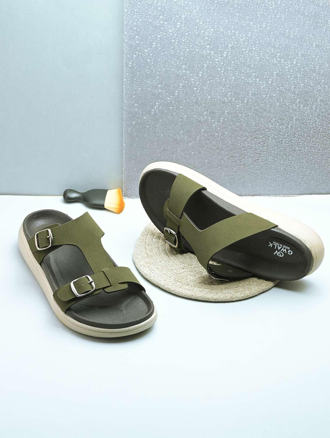 men solid slip on sandal