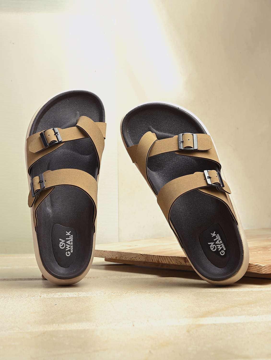 men solid toe separator sandal