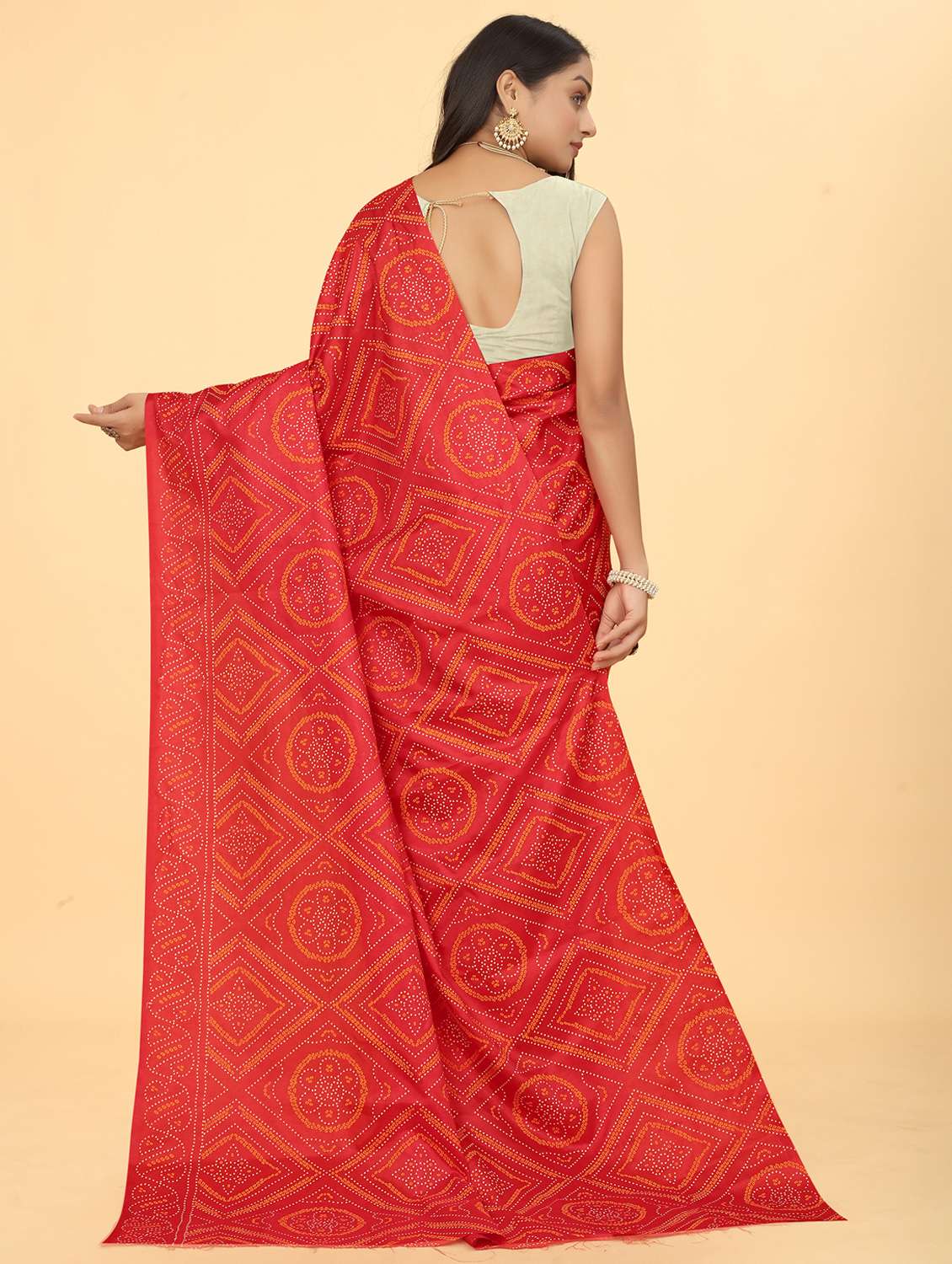 women bandhani printed saree with blouse - 21981721 -  Standard Image - 3