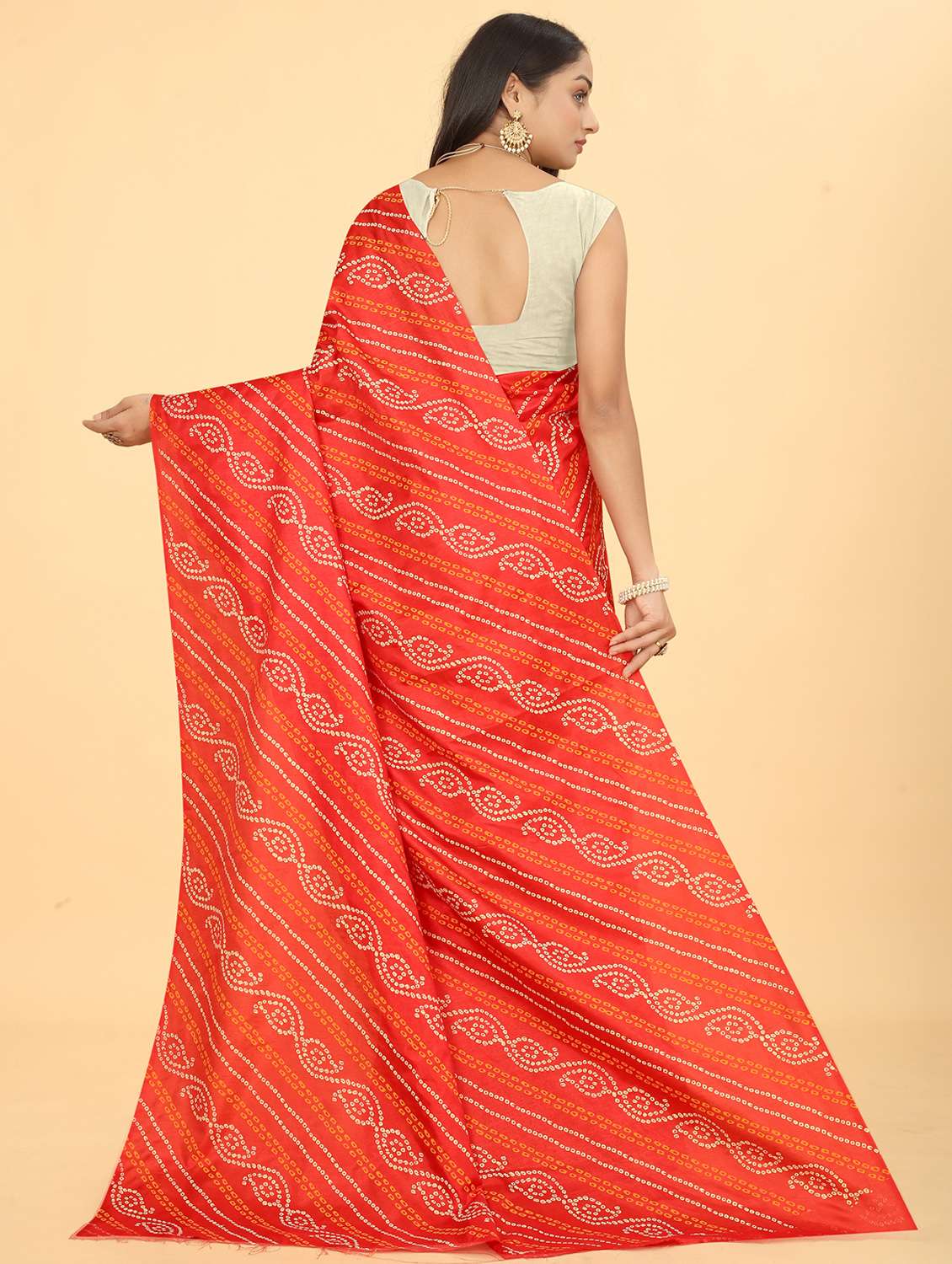 women bandhani printed saree with blouse - 21981724 -  Standard Image - 3