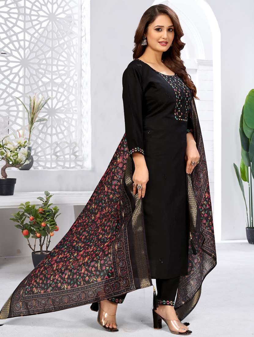 women three quarter sleeve kurta pant with dupatta set - 21981851 - Standard Image - 3