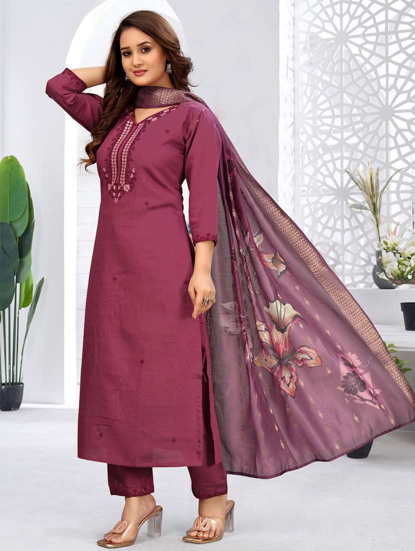 women three quarter sleeve kurta pant with dupatta set - 21981853 - Standard Image - 3