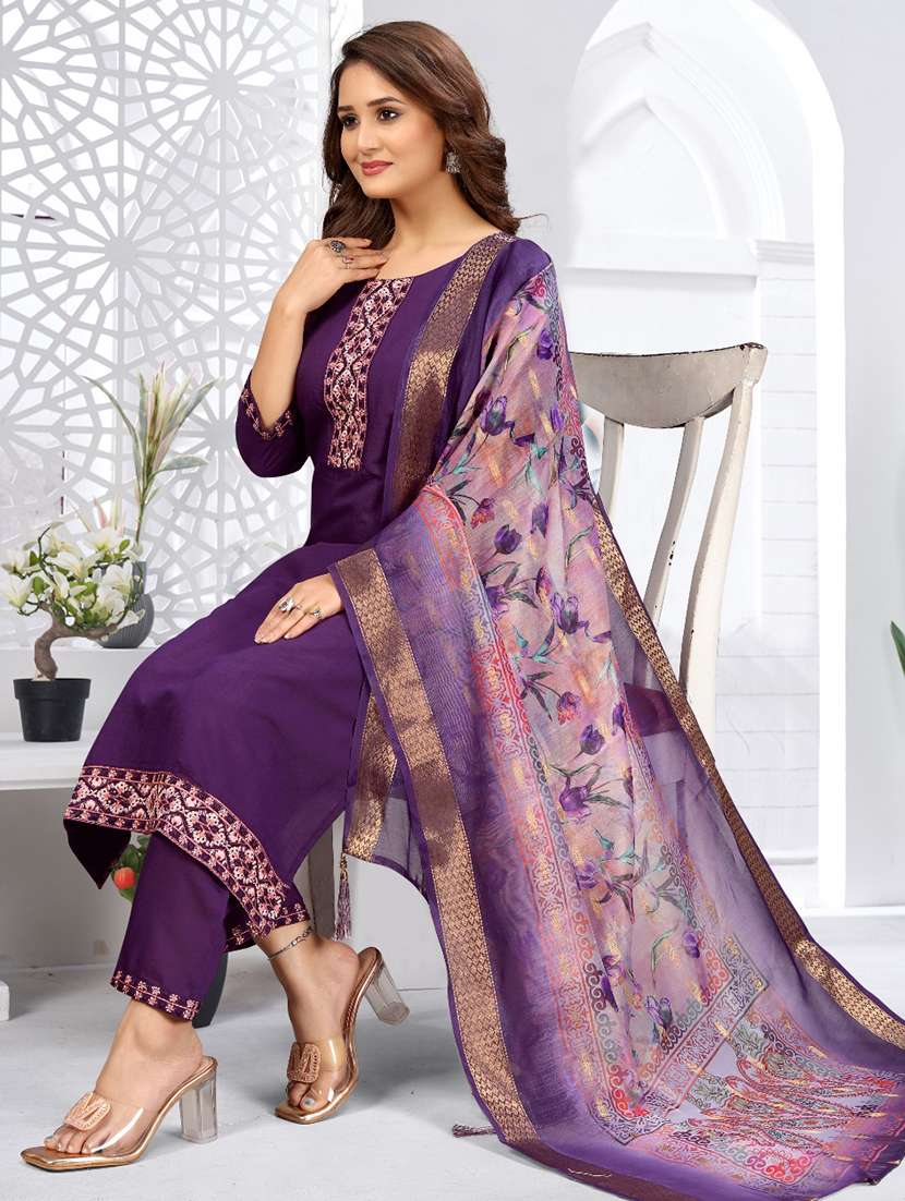 women three quarter sleeve kurta pant with dupatta set - 21981854 - Zoom Image - 0