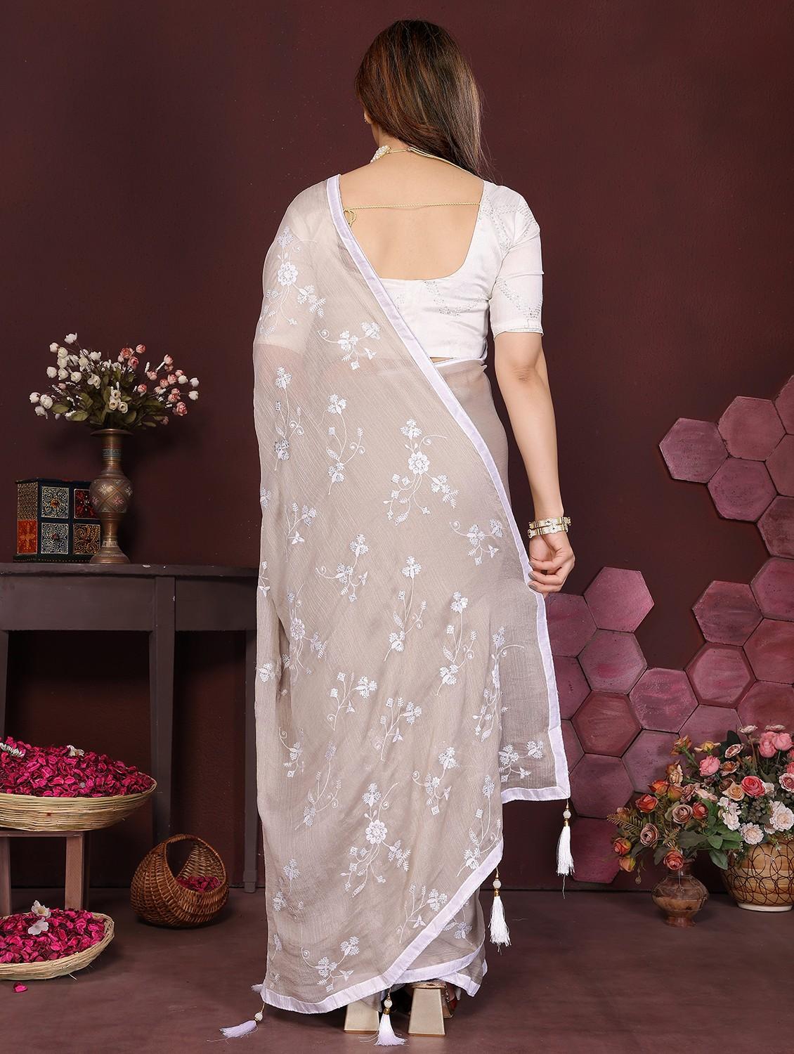 women beige embroidered saree with blouse - 21981931 - Standard Image - 3