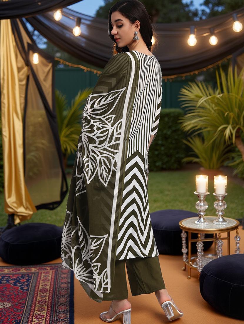 women three quarter sleeve kurta pant with dupatta set - 21982273 - Standard Image - 3