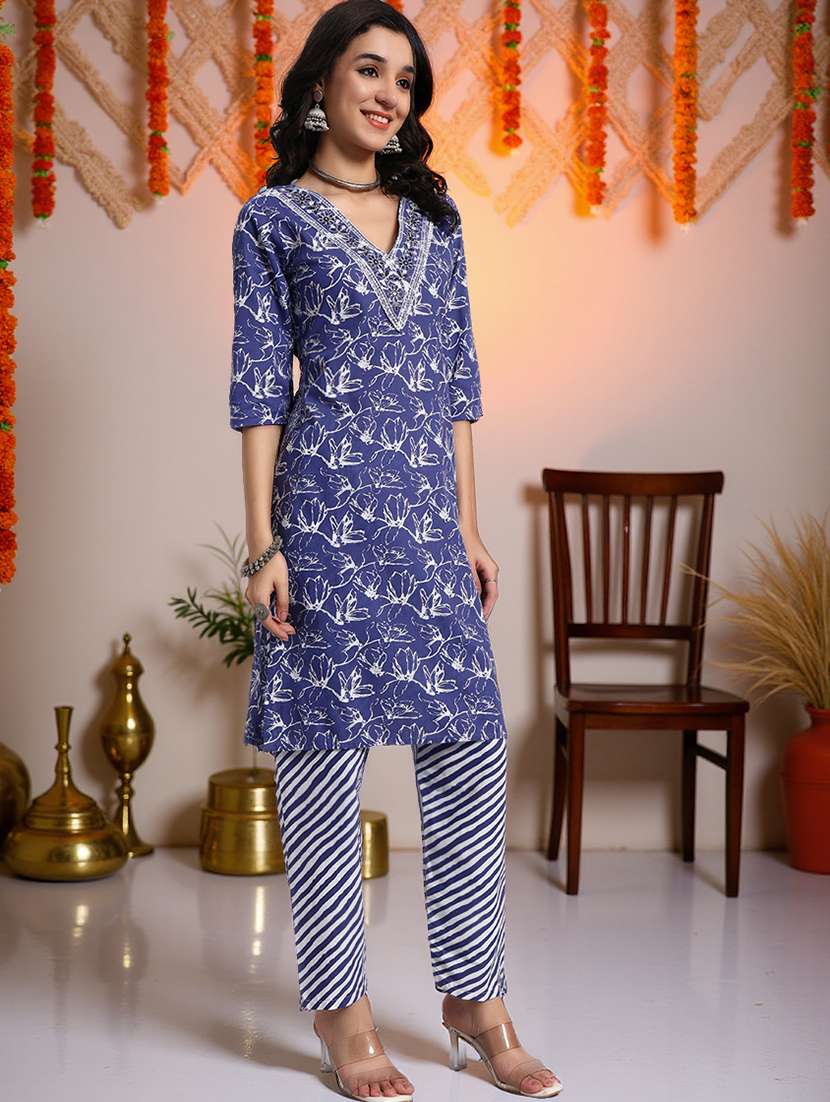 women three quarter sleeve kurta pant with dupatta set - 21982274 - Standard Image - 3