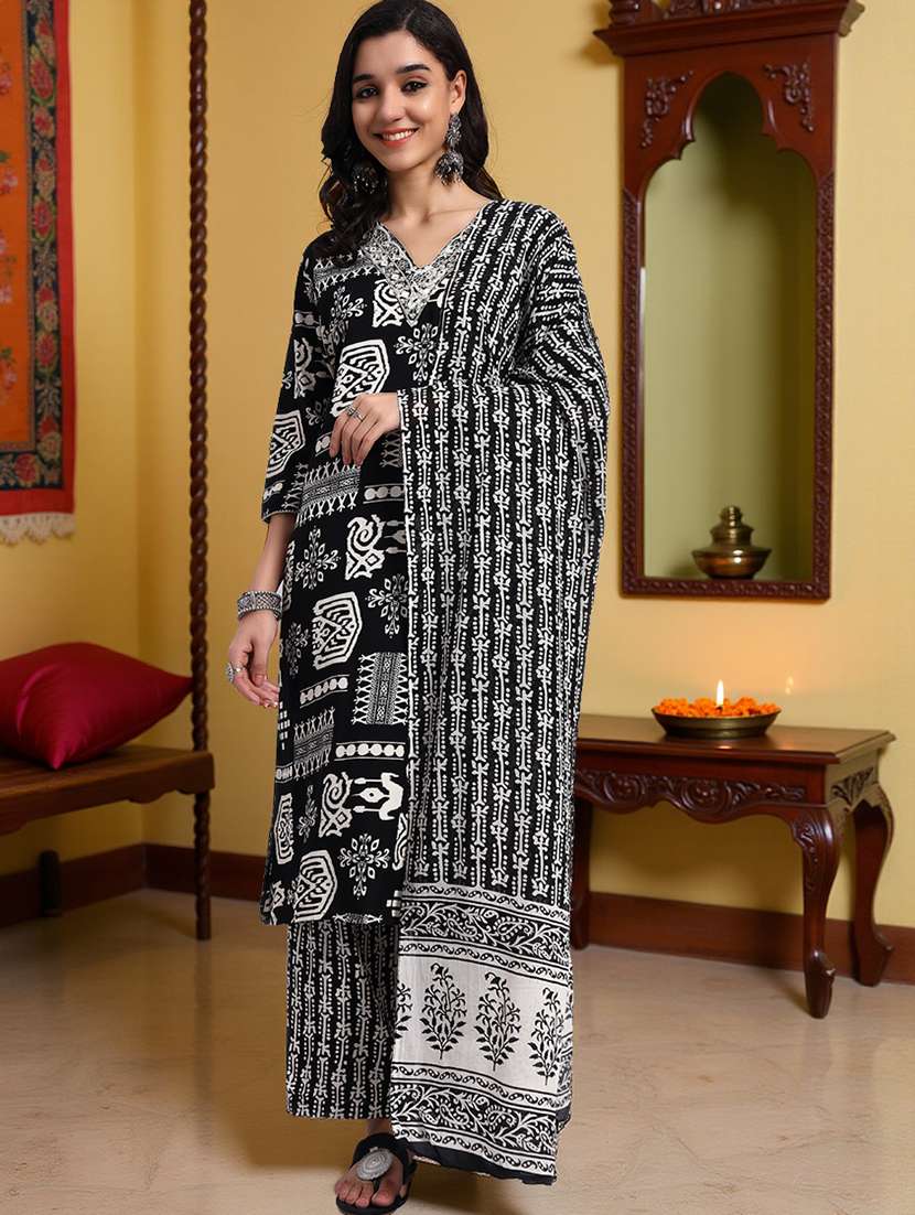 women three quarter sleeve kurta pant with dupatta set - 21982276 - Standard Image - 3