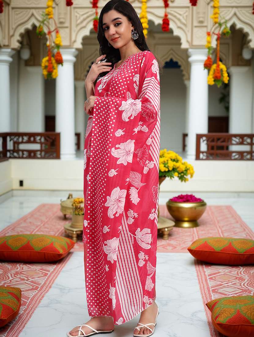 women three quarter sleeve kurta pant with dupatta set - 21982277 - Standard Image - 3