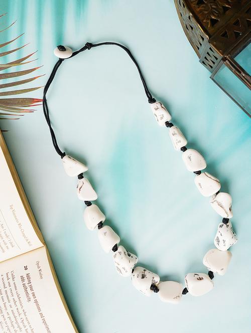ethnic tribal handmade resin beaded fashion necklace - 21982870 - Standard Image - 0