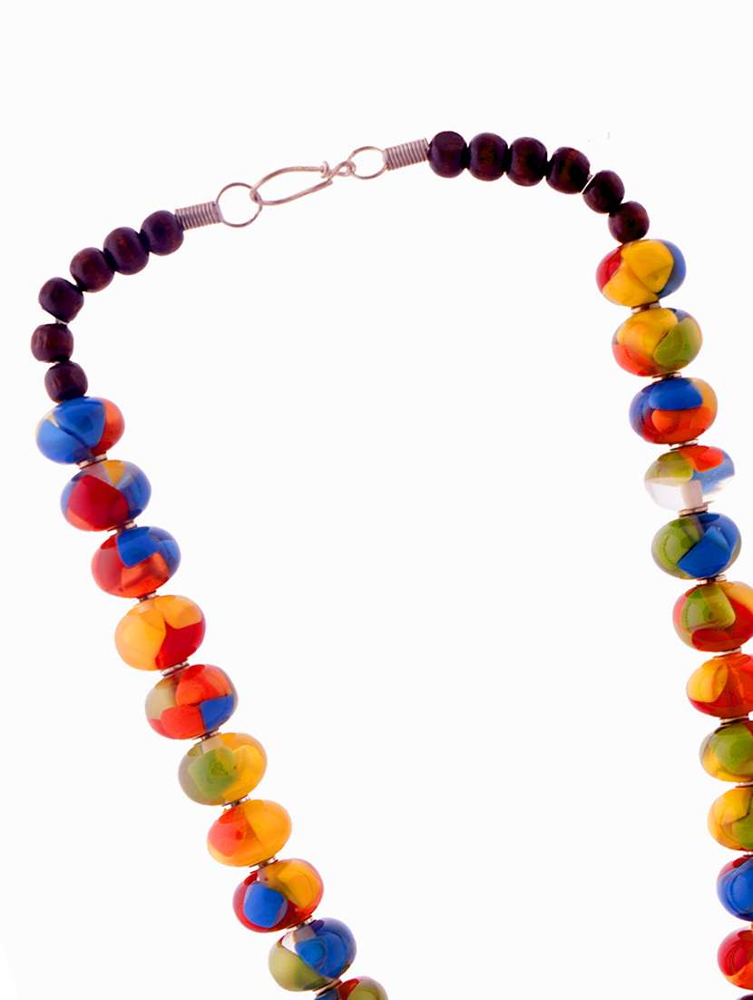 women handmade resin beaded necklace - 21982883 -  Standard Image - 3