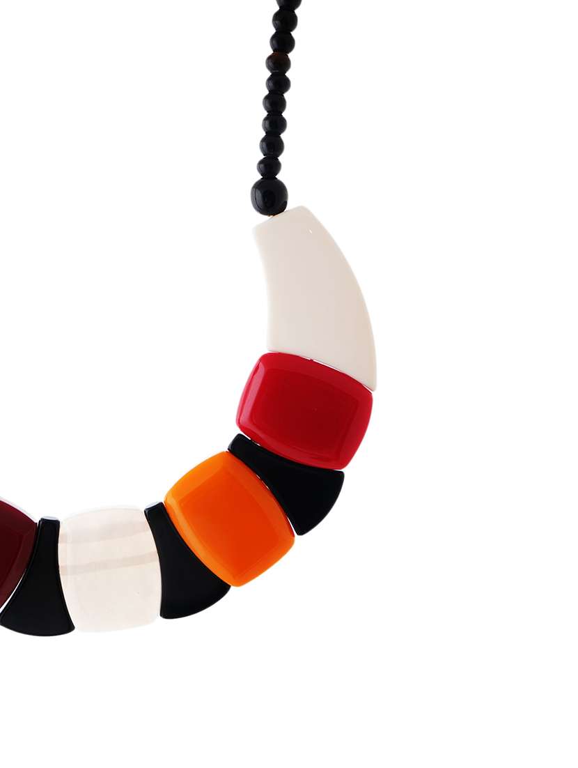 women resin beaded fashion necklace - 21982892 -  Standard Image - 3