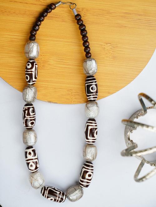 ethnic tribal handmade resin beaded fashion necklace - 21982899 -  Standard Image - 0