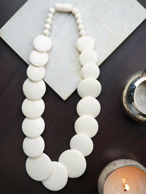 ethnic tribal handmade resin beaded fashion necklace - 21982905 - Standard Image - 0