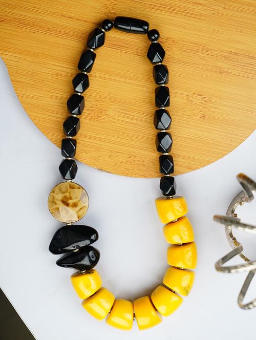 ethnic tribal handmade resin beaded fashion necklace - 21982910 - Standard Image - 0