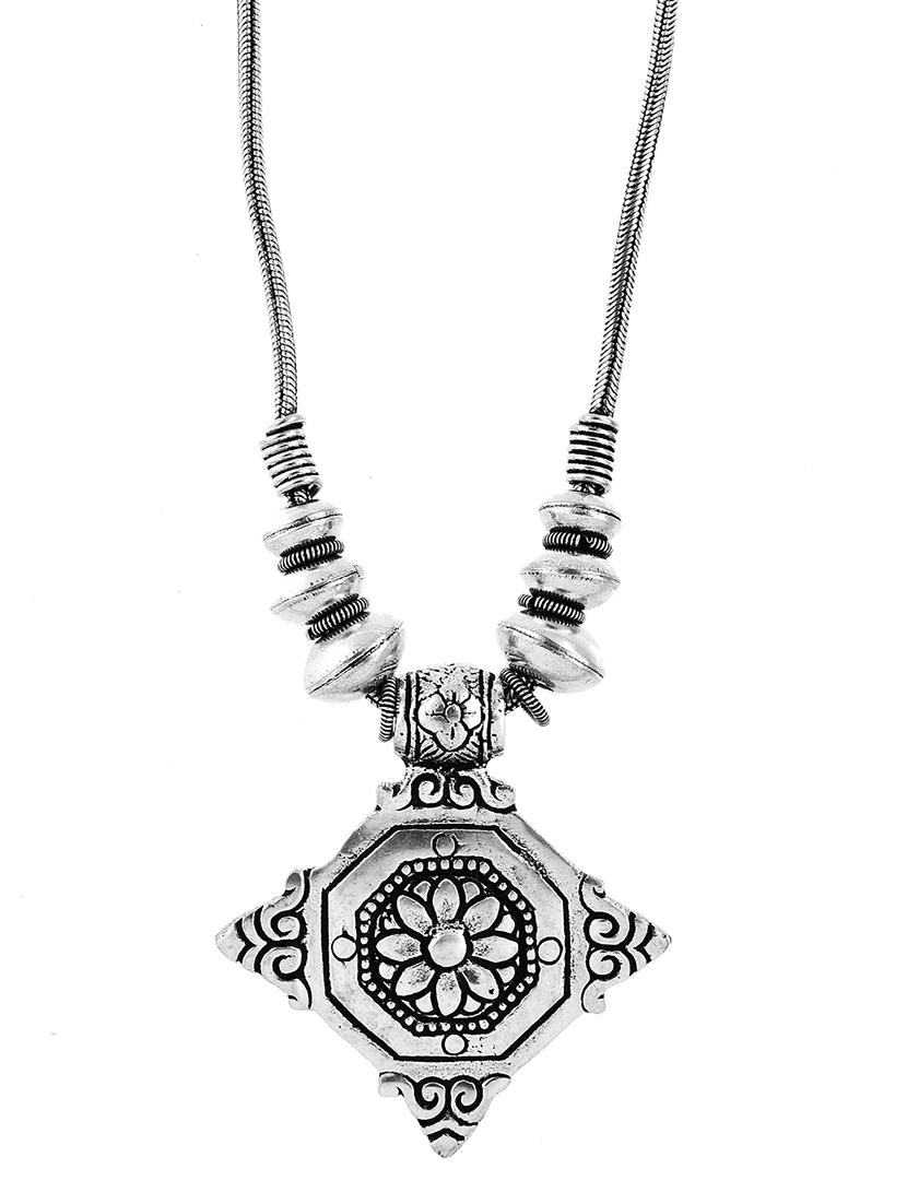 ethnic tribal handmade fashion necklace - 21982916 - Standard Image - 3
