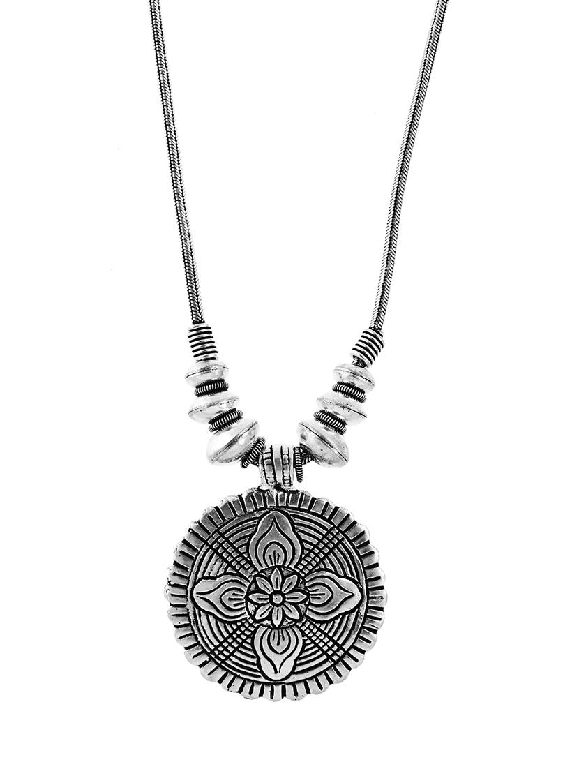 ethnic tribal handmade fashion necklace - 21982917 - Standard Image - 3